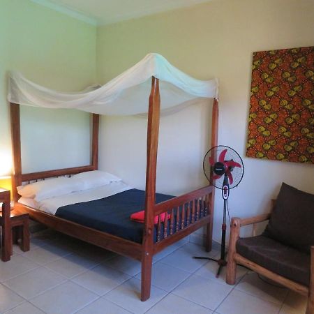 Готель Bikeventures House Uganda Джінджа Екстер'єр фото