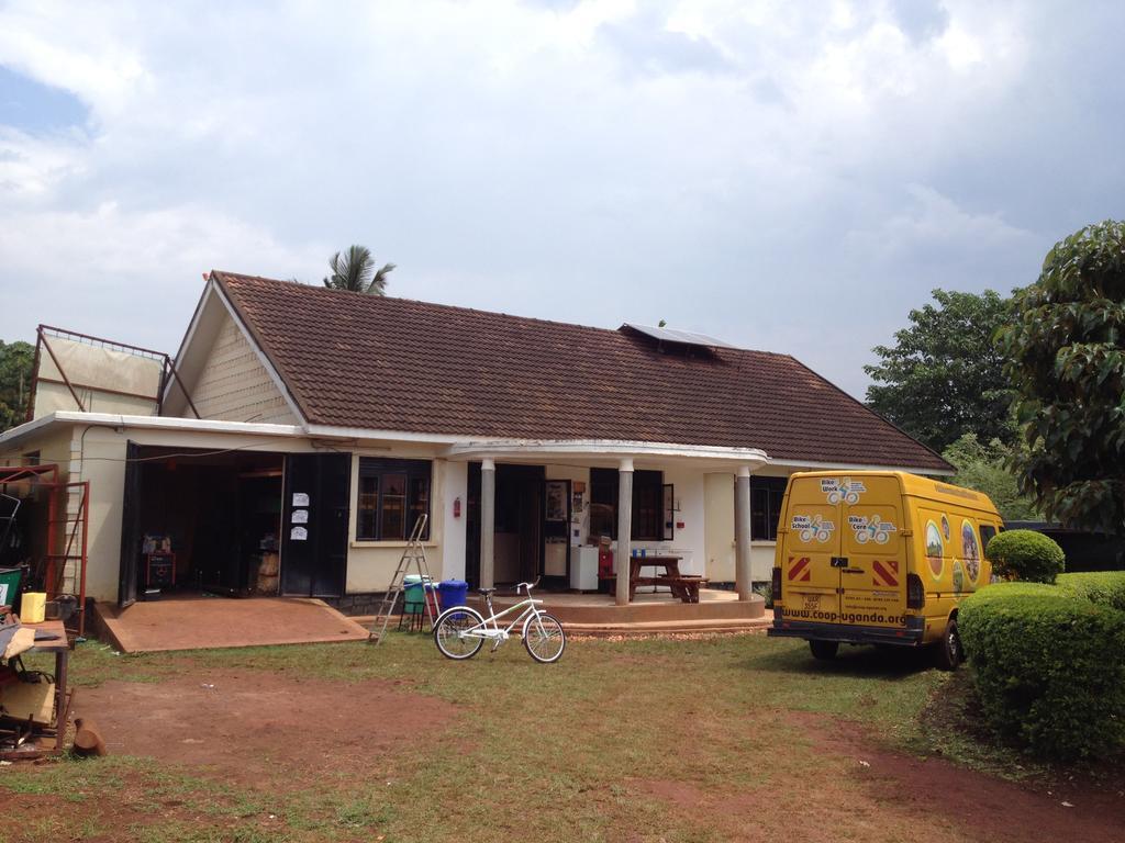 Готель Bikeventures House Uganda Джінджа Екстер'єр фото