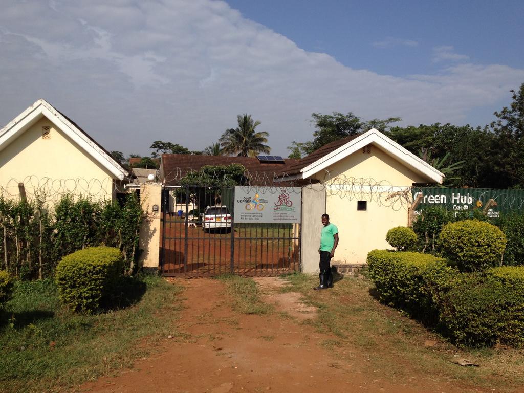 Готель Bikeventures House Uganda Джінджа Екстер'єр фото