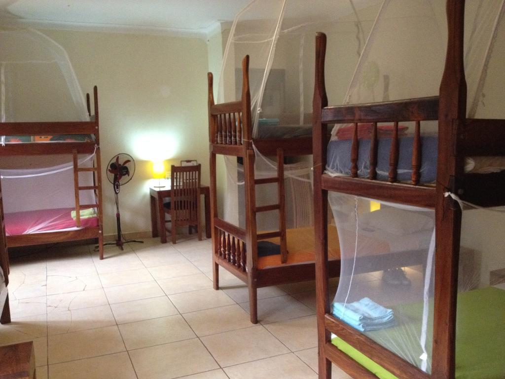 Готель Bikeventures House Uganda Джінджа Екстер'єр фото