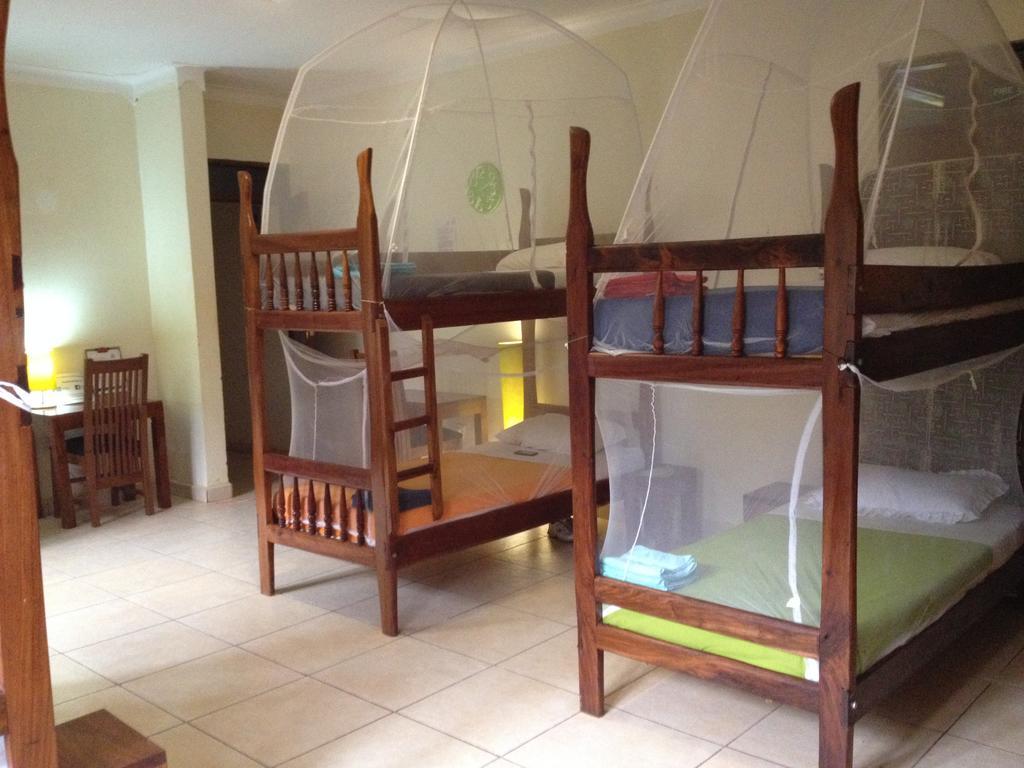 Готель Bikeventures House Uganda Джінджа Екстер'єр фото