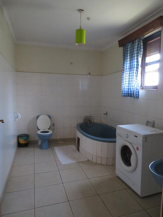 Готель Bikeventures House Uganda Джінджа Екстер'єр фото